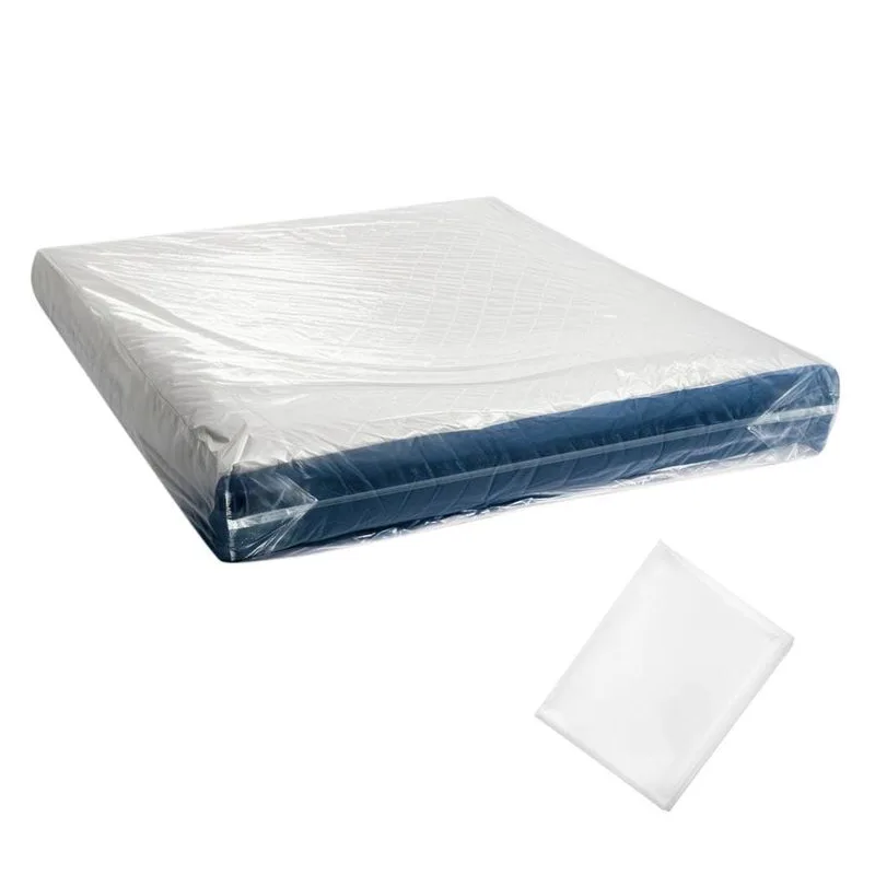 Matelas protégé par une housse plastique de déménagement (image d'illustration)